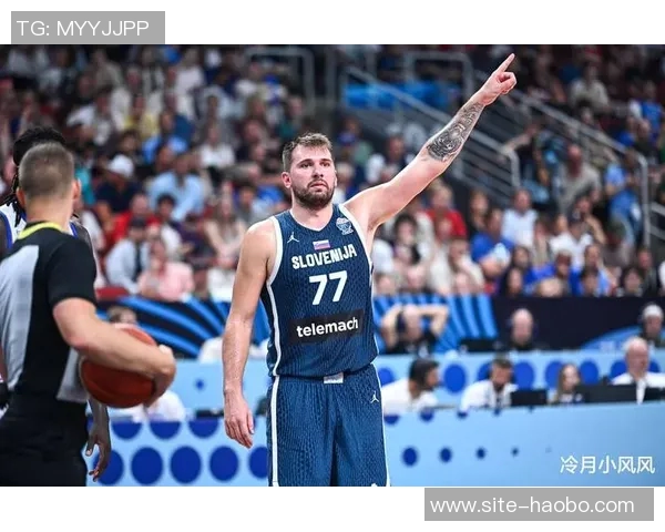 湖人半场领先猛龙一分东契奇表现抢眼詹姆斯与艾顿贡献稳定得分